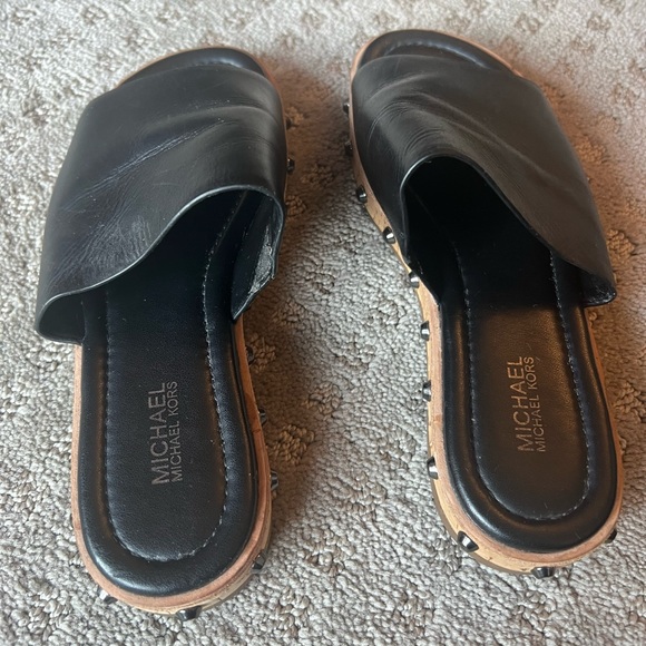 Michael Kors leather flat sandals available - Picture 2 of 6